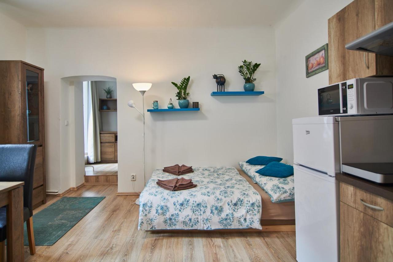 Nice Home To Stay At Prague Close To Castle With Terrace And Garden Екстериор снимка