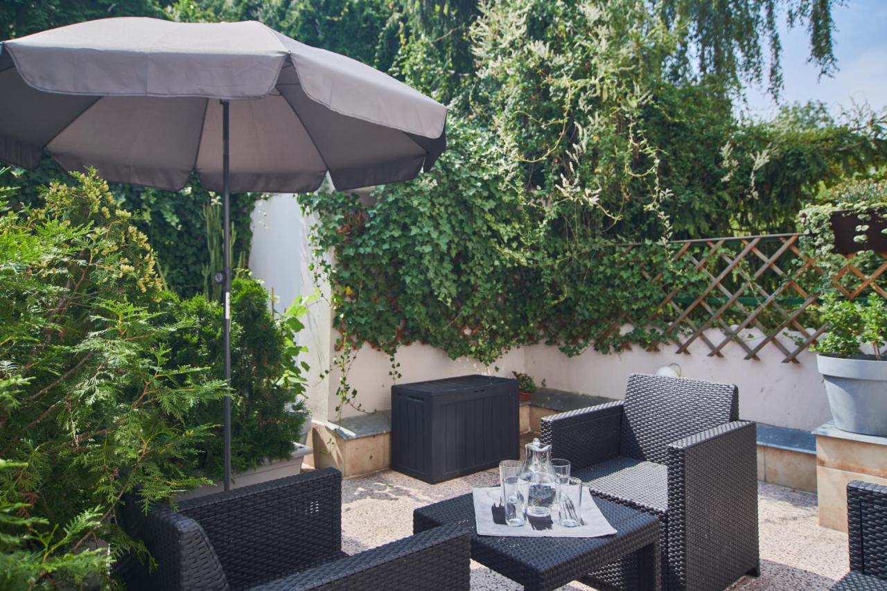 Nice Home To Stay At Prague Close To Castle With Terrace And Garden Екстериор снимка