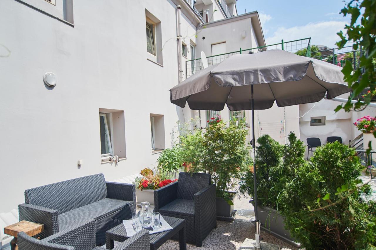 Nice Home To Stay At Prague Close To Castle With Terrace And Garden Екстериор снимка