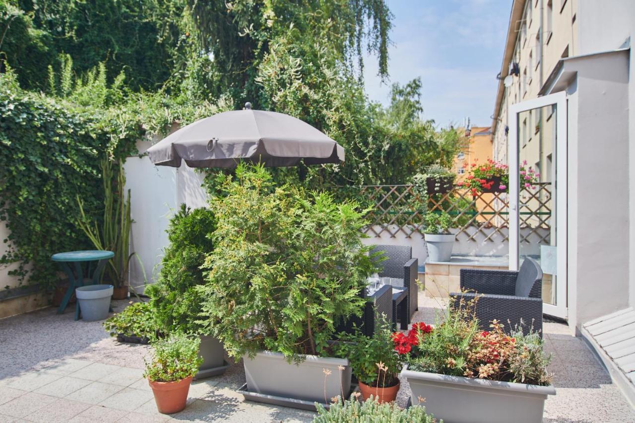 Nice Home To Stay At Prague Close To Castle With Terrace And Garden Екстериор снимка