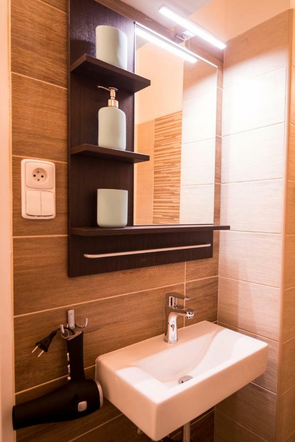 Nice Home To Stay At Prague Close To Castle With Terrace And Garden Екстериор снимка