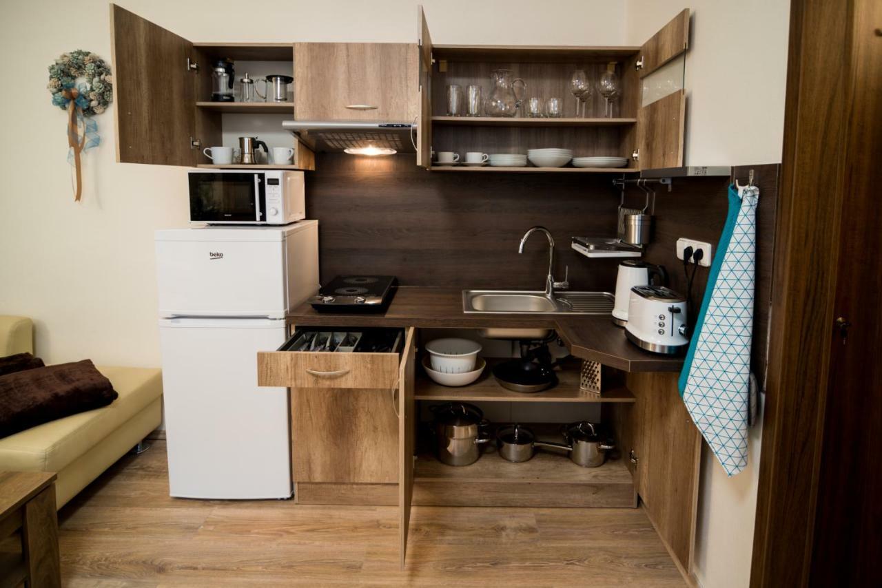 Nice Home To Stay At Prague Close To Castle With Terrace And Garden Екстериор снимка
