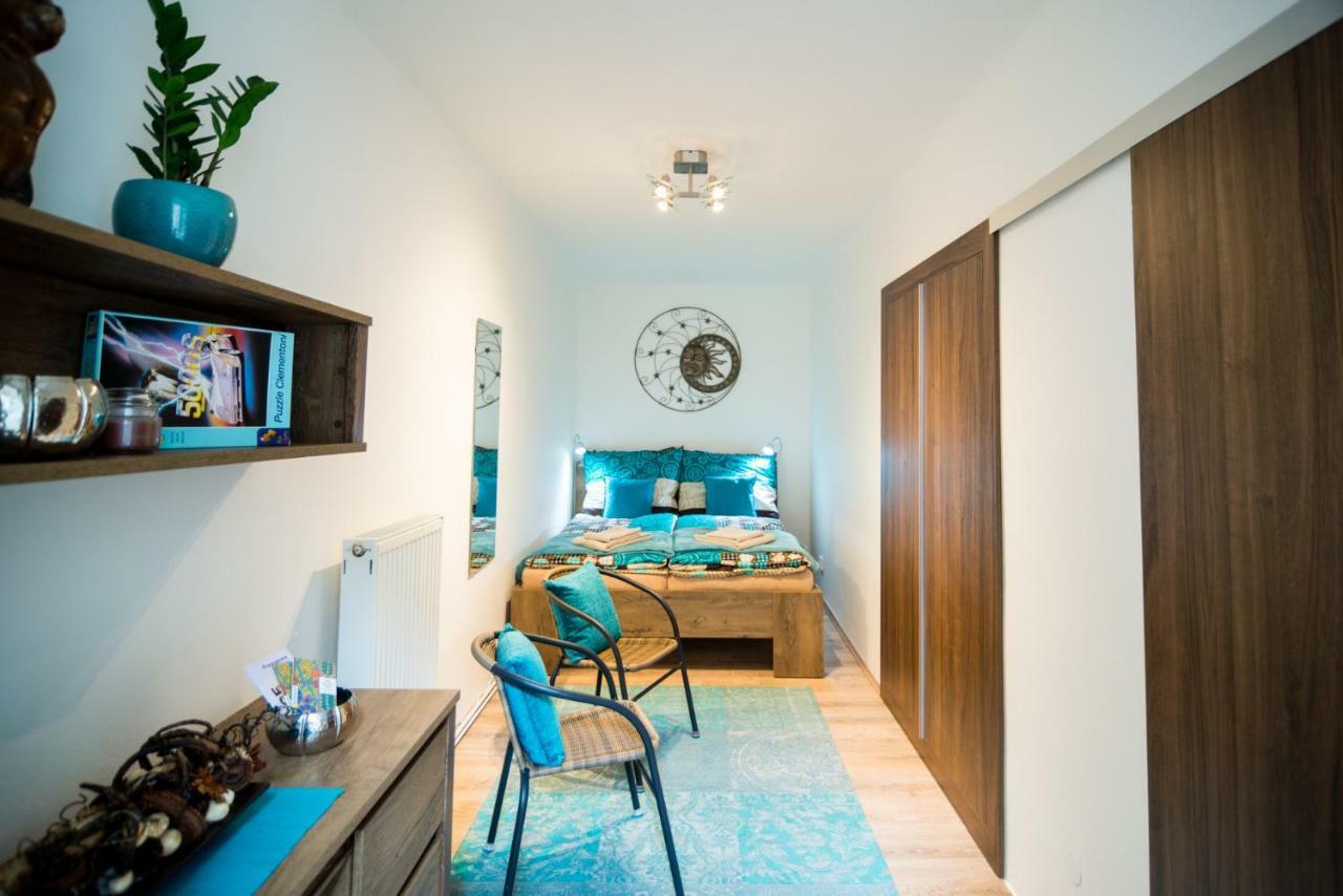 Nice Home To Stay At Prague Close To Castle With Terrace And Garden Екстериор снимка
